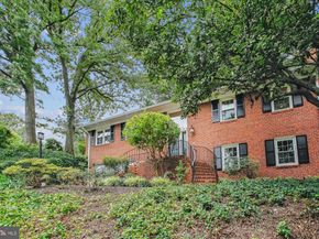 2322 S Pierce Street S, Arlington VA 22202