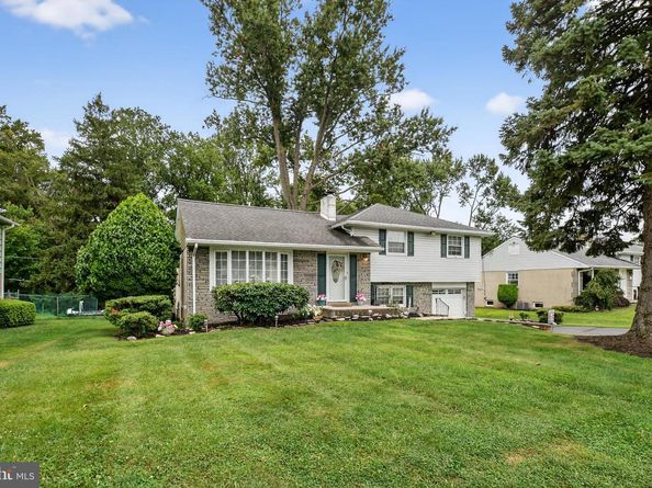 1009 Twist Road, Philadelphia PA 19115