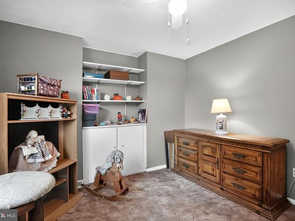 1009 Twist Road, Philadelphia PA 19115