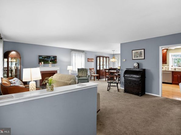 1009 Twist Road, Philadelphia PA 19115