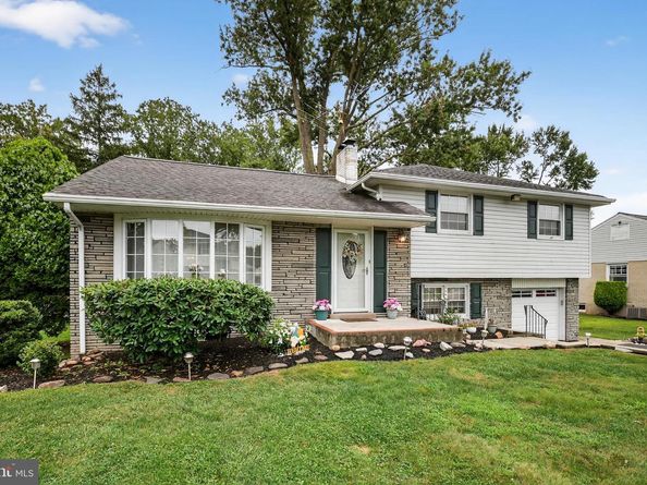 1009 Twist Road, Philadelphia PA 19115