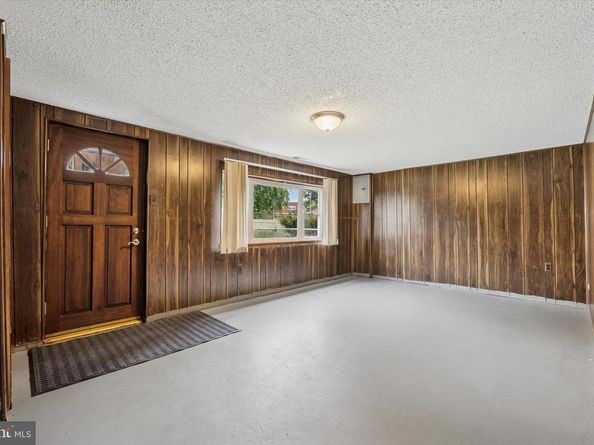 3305 Gurley Road, Philadelphia PA 19154