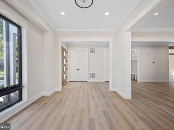 1930 Fisher Court, Falls Church VA 22043