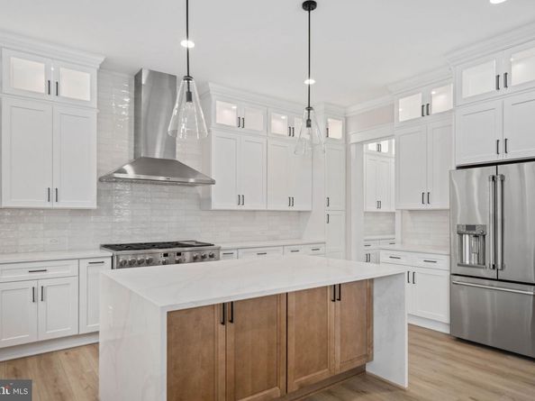 1930 Fisher Court, Falls Church VA 22043