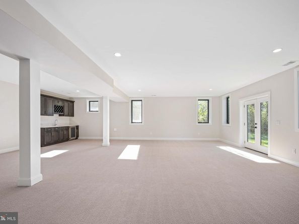 1930 Fisher Court, Falls Church VA 22043