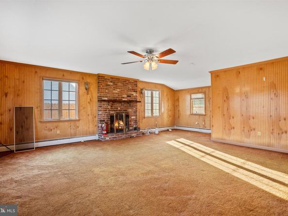 60 Upland Road, Levittown PA 19056