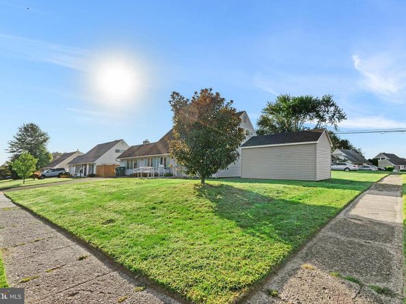 60 Upland Road, Levittown PA 19056