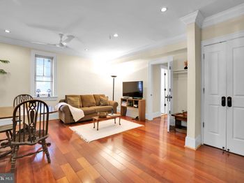 936 Madison Street NW