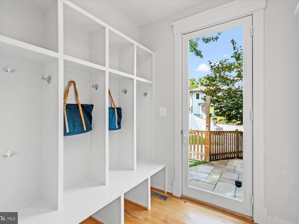 508 E Custis Avenue, Alexandria VA 22301