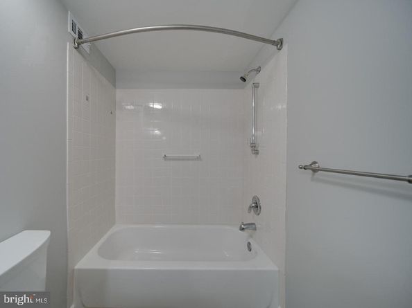 5300 Holmes Run Parkway 709, Alexandria VA 22304