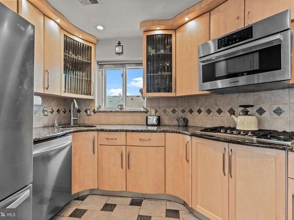 75 Bonnie Gellman Court D75, Philadelphia PA 19114