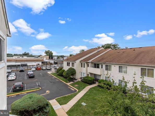 75 Bonnie Gellman Court D75, Philadelphia PA 19114