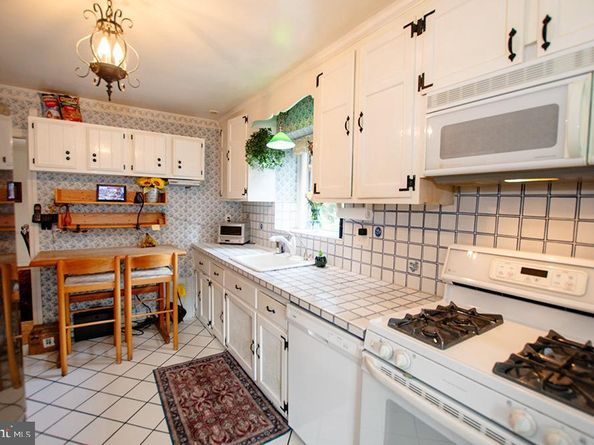 26 Henley Road, Wynnewood PA 19096