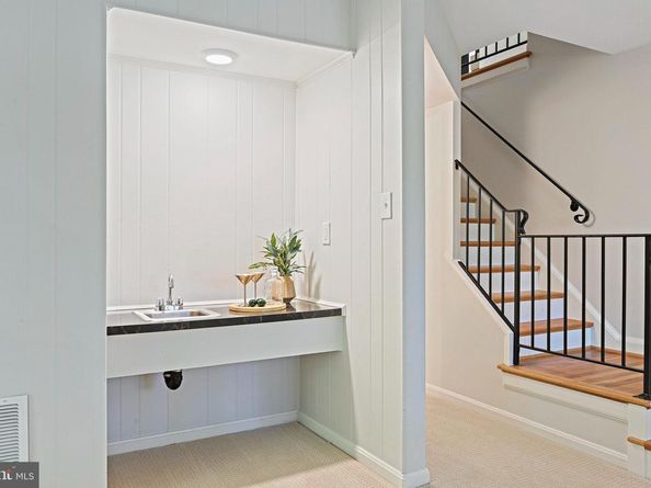 10200 Tamarack Drive, Vienna VA 22182