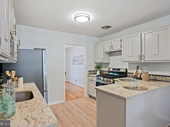 10200 Tamarack Drive, Vienna VA 22182
