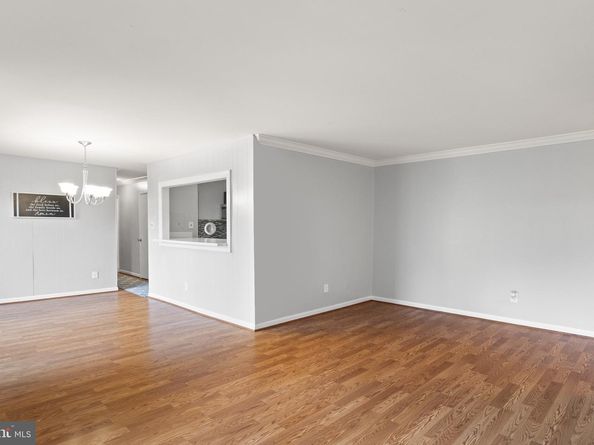 2908 Kings Chapel Road 03/12, Falls Church VA 22042