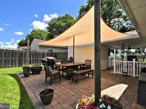 315 Goldenridge Drive, Levittown PA 19057