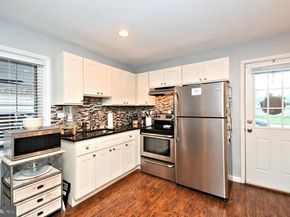315 Goldenridge Drive, Levittown PA 19057