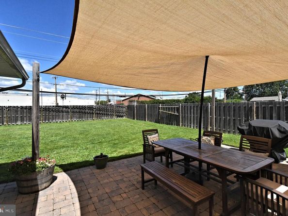 315 Goldenridge Drive, Levittown PA 19057