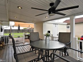 315 Goldenridge Drive, Levittown PA 19057