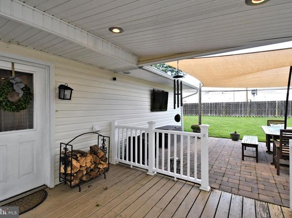 315 Goldenridge Drive, Levittown PA 19057