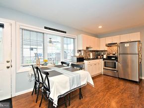315 Goldenridge Drive, Levittown PA 19057