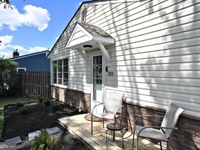 315 Goldenridge Drive, Levittown PA 19057