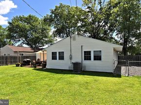 315 Goldenridge Drive, Levittown PA 19057