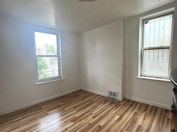 2546 S 7TH Street, Philadelphia PA 19148