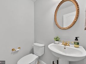 9512 Lagersfield Circle, Vienna VA 22181