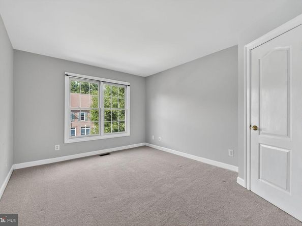 9512 Lagersfield Circle, Vienna VA 22181