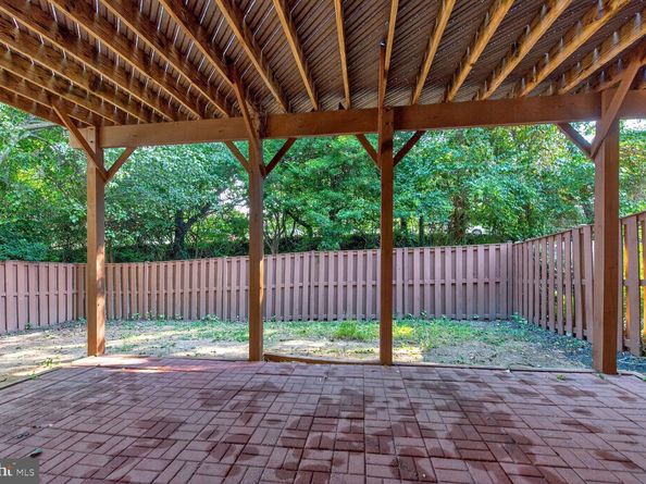 9512 Lagersfield Circle, Vienna VA 22181