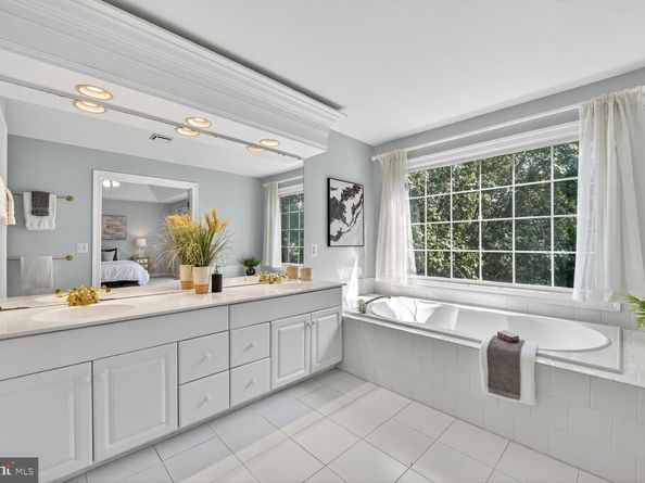 9512 Lagersfield Circle, Vienna VA 22181
