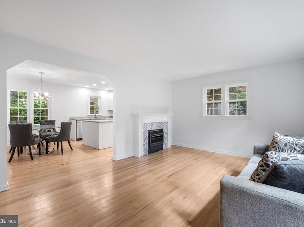 6474 Oakwood Drive, Falls Church VA 22041