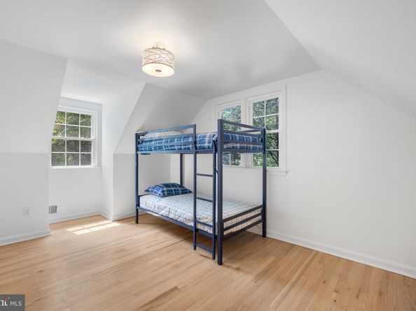 6474 Oakwood Drive, Falls Church VA 22041