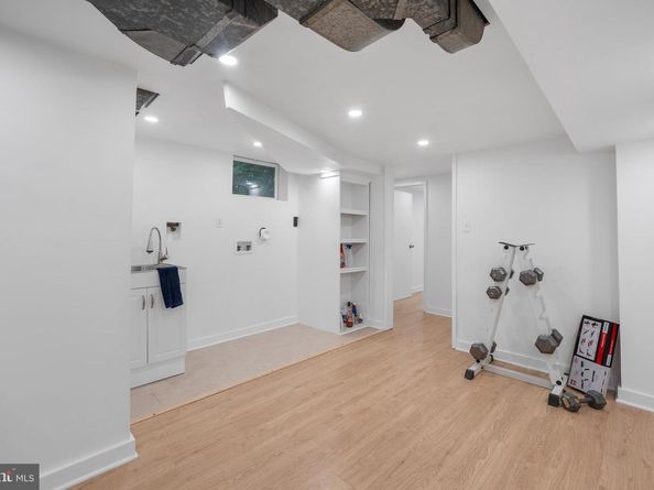 6474 Oakwood Drive, Falls Church VA 22041