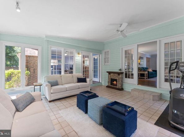 11711 Old Bayberry Lane, Reston VA 20194