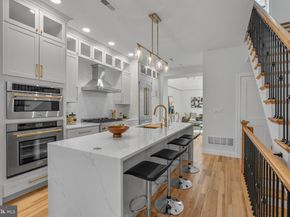 202 Spruce Street, Philadelphia PA 19106