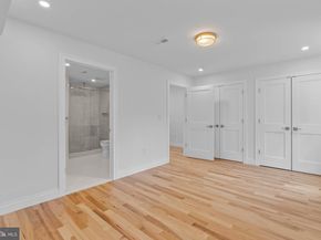 202 Spruce Street, Philadelphia PA 19106