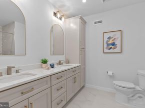 202 Spruce Street, Philadelphia PA 19106