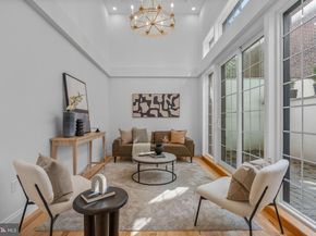 202 Spruce Street, Philadelphia PA 19106