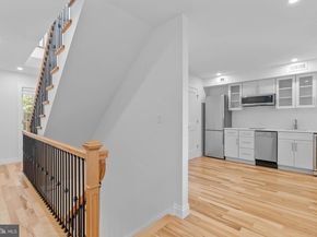 202 Spruce Street, Philadelphia PA 19106