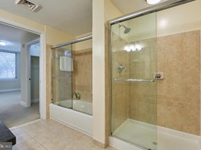 1020 N Highland Street 422, Arlington VA 22201