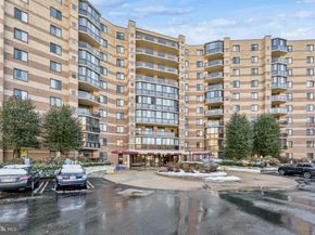 8360 Greensboro Drive 305, Mclean VA 22102