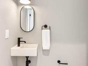 612 N Brenna Walk, Philadelphia PA 19123