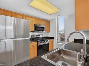 2726 Gallows Road 619, Vienna VA 22180