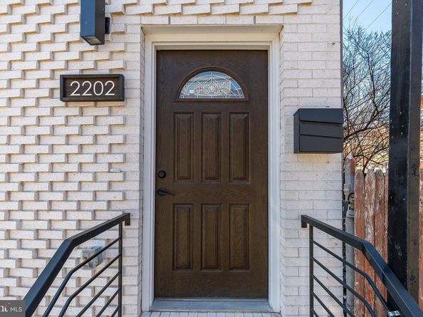 2202 E Huntingdon Street, Philadelphia PA 19125