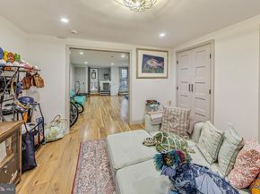 906 8TH Street NE, Washington DC 20002