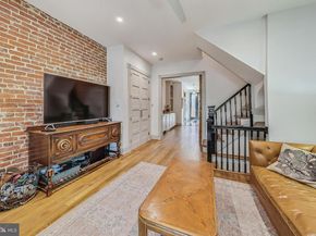 906 8TH Street NE, Washington DC 20002