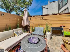 906 8TH Street NE, Washington DC 20002